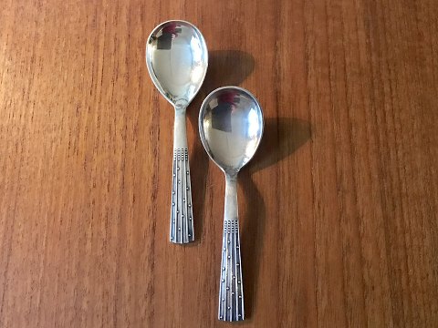 Champagne
Silber
Marmeladenlöffel
*375kr