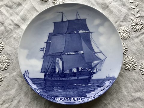 Royal Copenhagen
Erinnerungsteller
Fregatte Jütland
* 900kr