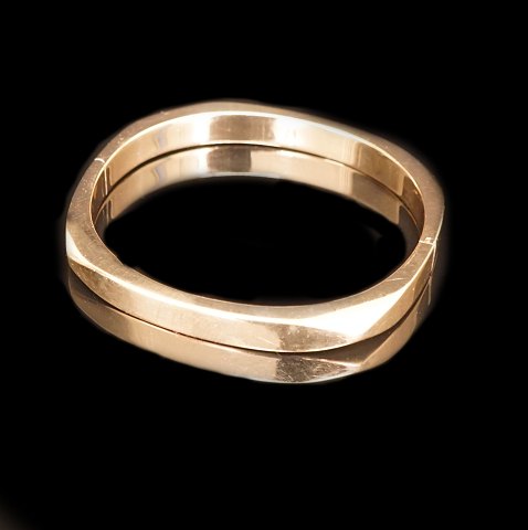 Armring, 14kt Gold. Masse innen: 5,1x5,8cm. G: 
15,3gr