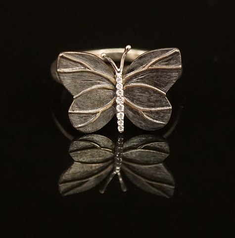 Ole Lynggaard, Denmark: Butterfly ring. 
Sterlingsilver and Gold. Ringsize 55-56