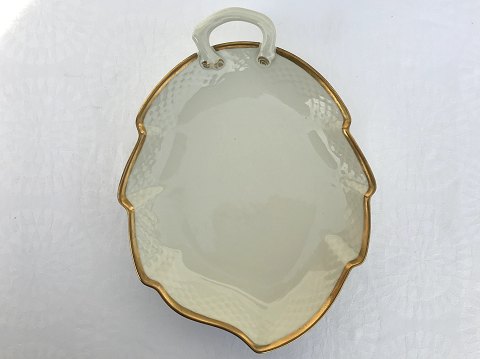 Bing & Grondahl
Åkjær Cream
leaf dish
# 199
* 175kr