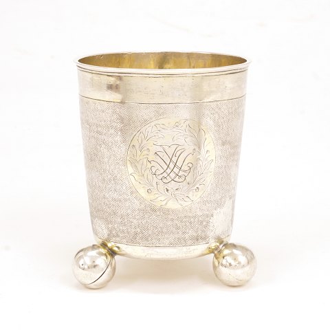 Nicolai Iunge, 1715-43, Copenhagen: A large partly 
gilt silver beaker dated 1717. H: 11,5cm. W: 169gr