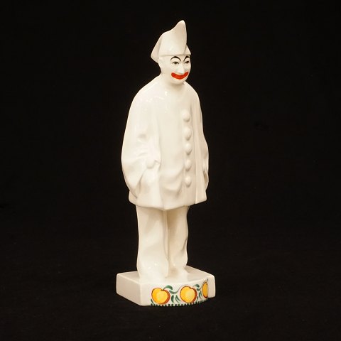 Royal Copenhagen / Alumina: Figur af fajance i 
form af Pjerrot. H: 22cm