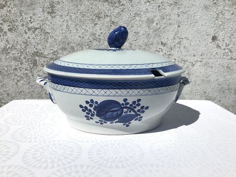 Royal Copenhagen
Tranquebar
Große Suppe Bühne
# 11/920
*775kr