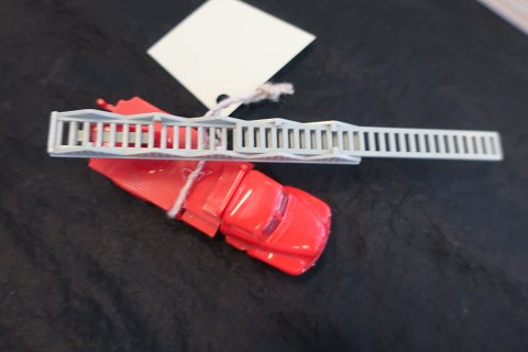 Für Sammler: 
Feuerwehrauto/Feuerwehrwagen mit Leiter
Die Leiter ist ausziehbar
Produktionsdata "LEGO"