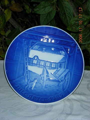 Bing & Grondahl Christmas plate from 1985
