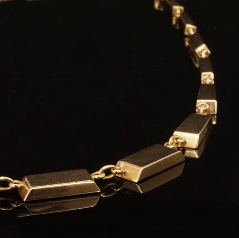 A 14kt gold necklace. L: 44cm. W: 17,1gr