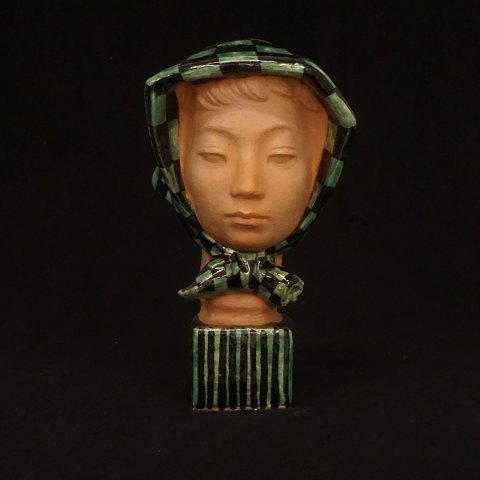 Helge Christoffersen, 1925-65, Woman. Signed. H: 
31cm