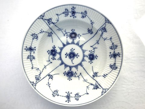 Royal Copenhagen
Blue fluted
Plain
Deep plate
# 1/167
* 400kr