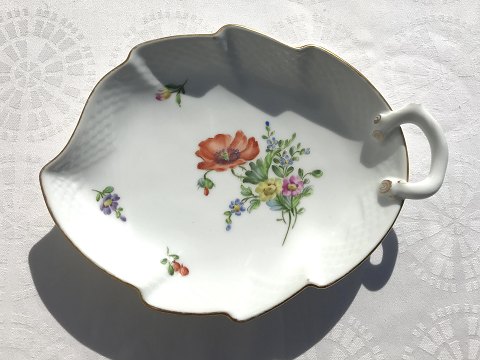 Bing & Grondahl
Sächsische Blume
Blattschale
# B & G.
* 200kr