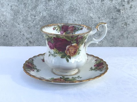 Royal Albert
Old country roses
Kaffekop
*75kr