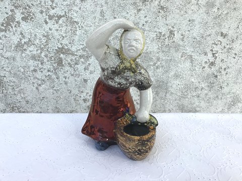 Bornholm ceramics
Michael Andersen
Fisherwoman
* 700 DKK