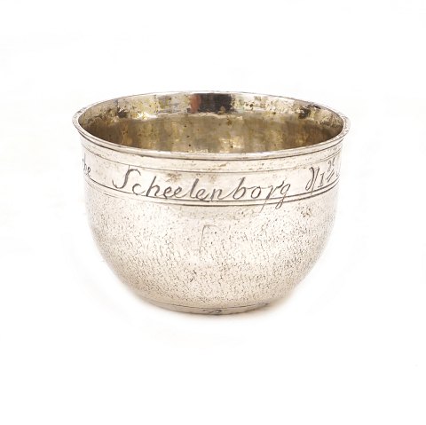 Small silver cup by Peder Jørgensen, Odense, 
1782-1823. Dated 1790. H: 3,7cm