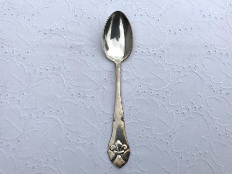 French Lily
silver plated
Dessert spoon
* 25 DKK