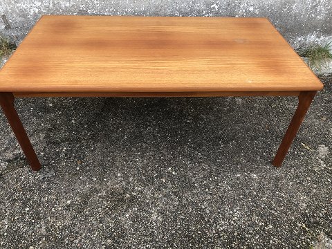 Couchtisch aus Teakholz
1100 kr