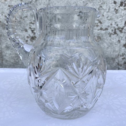 Crystal jug
With cut glass
* 300 DKK