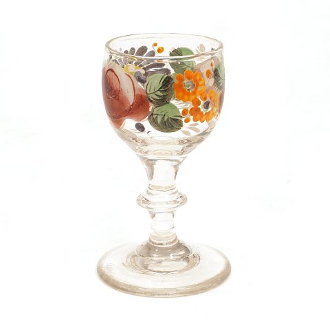 Mid 19th century enamel decorated glass. Circa 
1860. H: 8,8cm