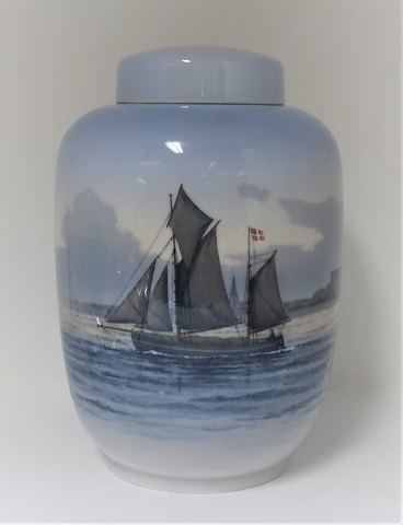 Königliches Kopenhagen. Vase mit Deckel. Modell 2562-888. Höhe 22 cm. (1 Wahl)