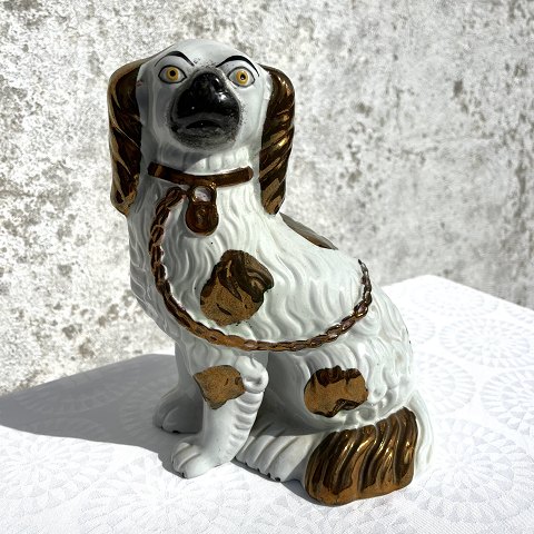 Staffordshire earthenware
Dog
*DKK 400