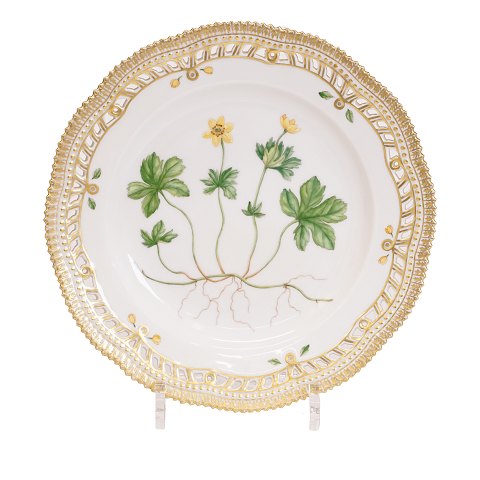 Royal Copenhagen Flora Danica porcelain plate 
3553. "Anemone Richardsone Hook.". D: 25cm