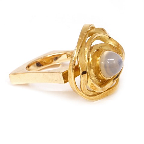 Bent Gabrielsen b. 1928. 14kt gold ring. Ringsize: 
54