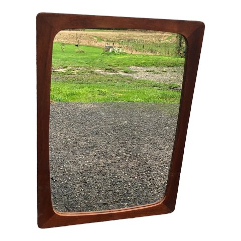 small mirror
Teak wood
DKK 375