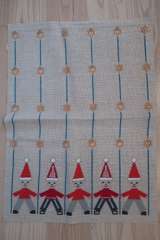 Weinachtskalender
Schön, alter, handgestickter Weihnachtskalender mit Ringen für um die Päckchen 
hangen zu können
Schöne Handarbeit
H: 64cm, B: 49cm
ZustandDas antikke dänishe Leinen und Barchent ist unser Sondergebiet wir haben 
immer eine gross auswa