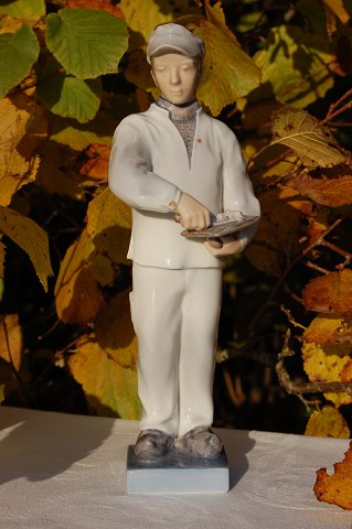 Royal Copenhagen  Figurine 4377 Bricklayer
