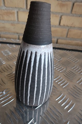 Tischlampe, aus Hyllested Keramik, Dänemark, ohne Fassung
Stempel: Hyllested, made in Denmark
H: 17cm ohne Fassung
In gutem Stande