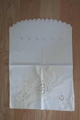 Eine alte Tüte für das Aufbewaren der Wäsche
Die alte Tüte ist handbrodiert
58cm x 41cm
In sehr gutem Stande