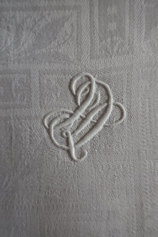 Antikke Stoffservietter/Mundservietten
Aus Flachs
Handgemacht
Mit schönem Gewebe mit Initialen und Struktur
60cm x 60cm
Wir haben: 6 stk. die gleich sind
In sehr gutem Stande
Das antikke, dänishe Leinen und Barchent ist unser Sondergebiet