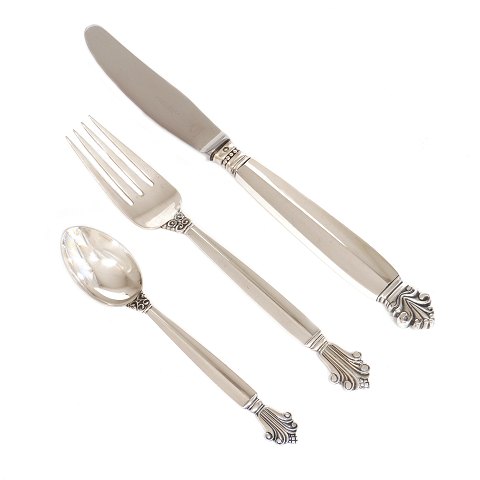 Georg Jensen Queen sterlingsilver lunch cutlery by 
Johan Rohde 1917 for 12 persons. 40 pieces