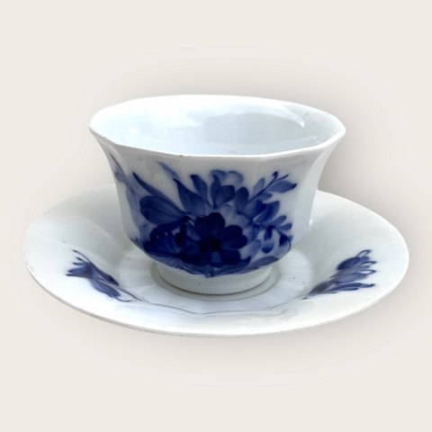 Royal Copenhagen
Blaue Blume
Das Eckige
Espressotasse
#10/ 8562
*100 DKK