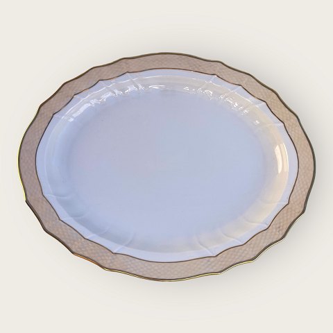 Royal Copenhagen
Creme svejfet
Serveringsfad
#788/ 1557
*500kr