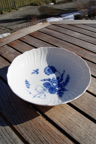 Blaue Blume geschweift ...