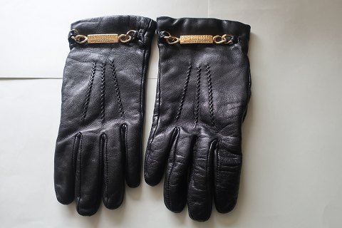 Handschuhen aus leder gemacht 
Die schönste italian leder
Mit Futter aus 100% Wolle
Grösse: 7
In gutem Zustand
