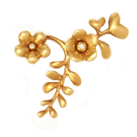 Ole Lynggaard, Copenhagen, 18kt Gold 
Blumenschliesse mit zwei Brillanten. Grösse: 
45x28mm