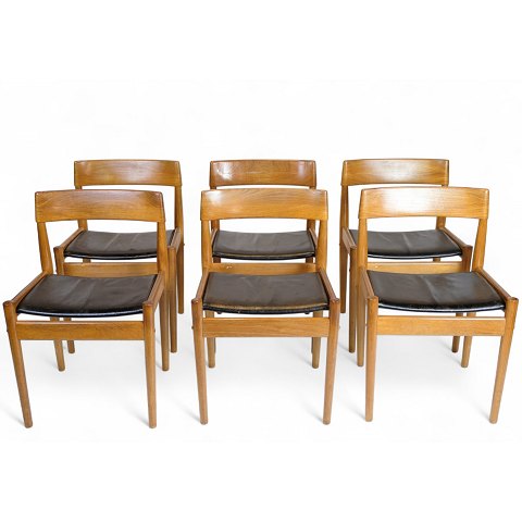 Set aus 6 Esszimmerstühlen – Modell P J 3-2 – Teak und schwarzes Leder – Grete Jalk – P. Jeppesen – 1960er Jahre