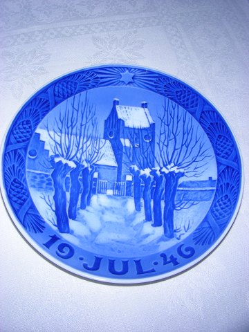 Royal Copenhagen porcelain. Christmas plate from 1946