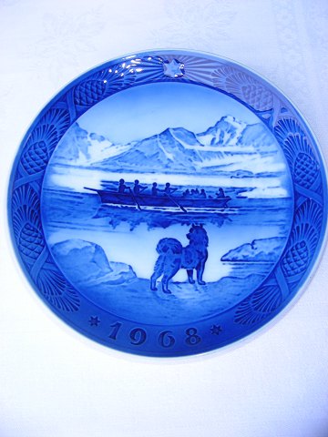 Royal Copenhagen Christmas plate from 1968 The Lart Umiak