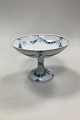 Bing and 
Grondahl Empire 
Pedestal Fruit 
Bowl No.64. 
Measures 20 cm 
in dia og 
14,5cm high. I 
good ...