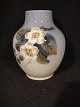 Vase. mit 
schwarzen 
Johannisbeeren 
Zweig.
Royal 
Copenhagen .
Rc Nr 288 / 
45a
erste ...