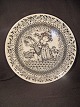 Björn Wiinblad
  große 
Platter
 Nymølle 
Dänemark Nr. 
3065
 Sommer.
 Durchmesser: 
36 cm.
 ...