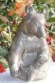 Johgus Keramik, Ronne Bornholm. Bear aus glasiertem Steingut. Höhe 23cm. Tadelloser Zustand.