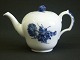 Royal 
Copenhagen - 
Blue Flower 
Braided
Large teapot 
no. 8244
Height ca 16 
cm
Nice ...