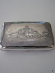 Russisk 
Tobaksdåse Sølv 
og Niello 
L:13cm,B:8cm.
,H:3cm.    
Moskva 
(1871)utydeligt 
...