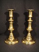 Candlesticks in 
Messing.
Englisch um 
das Jahr 1890.
Höhe: 20,5 cm.
