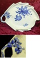 Blaue Blume 
gekrümmten 
Schale Royal 
Copenhagen Nr. 
1599
 Länge: 23 cm