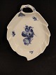 Blue Flower 
zusammenführen.
Blattförmig 
Gericht. 26,5 
cm.
RC-Nr 10-8003
