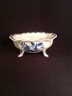 Tranquebar. 
ovale 
Obstschale auf 
vier Beinen.
Blau 
Tranquebar. 
Alumina Nr. 
4096/1048
Breite: ...